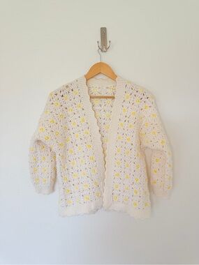 Vintage handmade Cream Crochet Daisy Cardigan Sweater